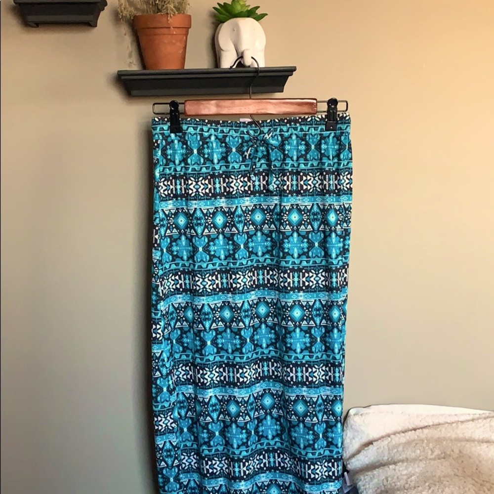 Aztec pattern blue/black maxi skirt (size medium)